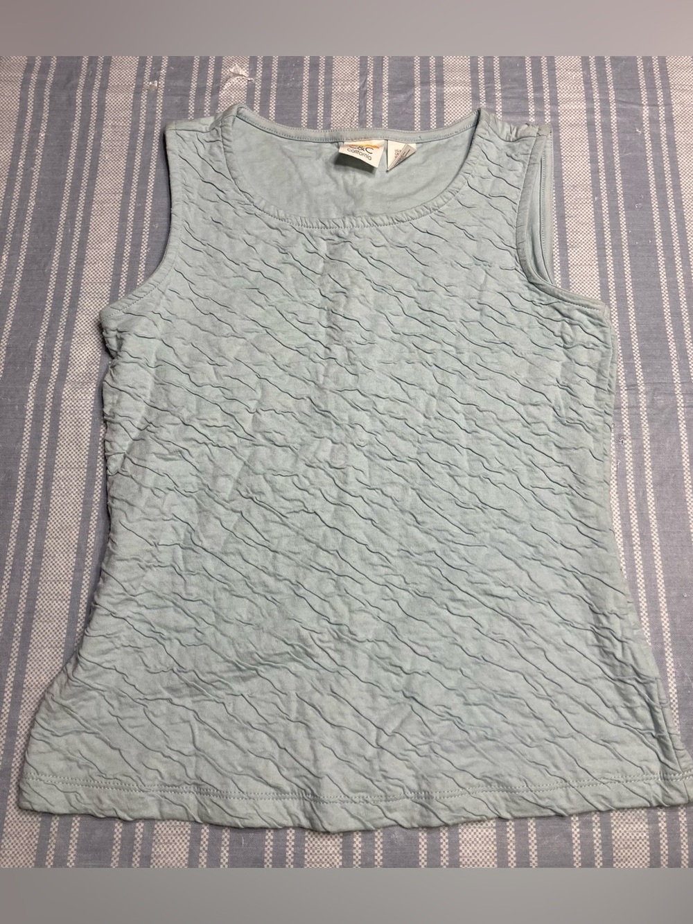 💛TODAY***$10***C&C California light blue textured top.